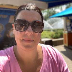 Meet your Posher, Roula